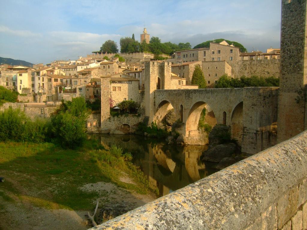 Besalut Apartment Besalú Exterior foto